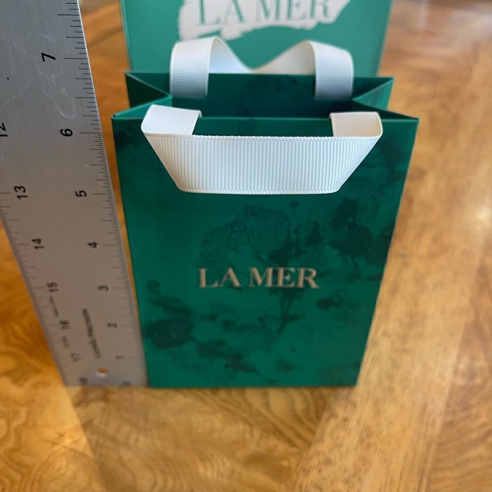LA MER Bag & Empty Box! - Picture 5 of 16